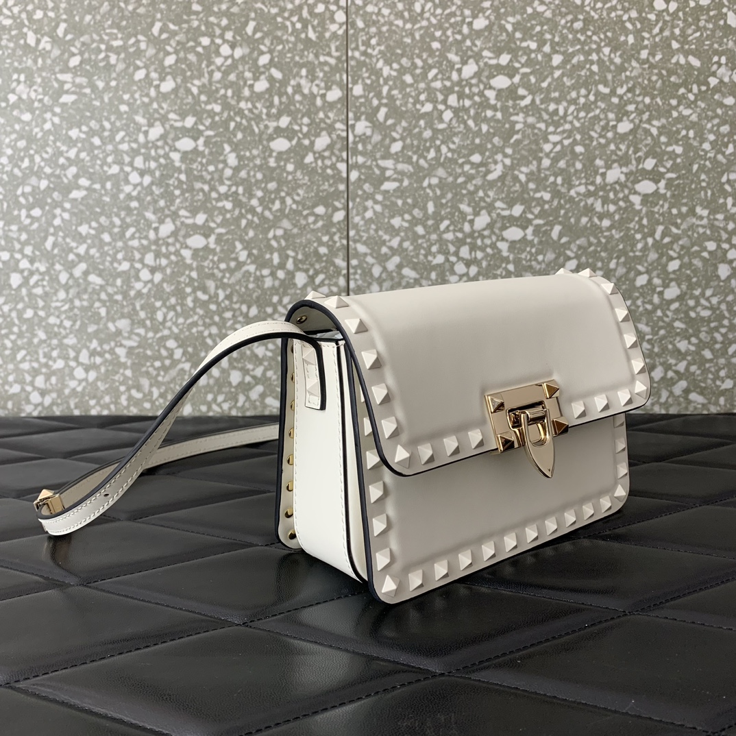 Valentino Garavani Rockstud Small Shoulder Bag in Ivory Smooth Leather